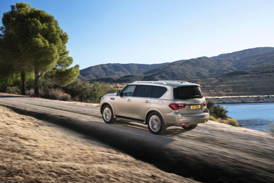  Infiniti QX80 5.6 2018 года  (фото 31 из 117)